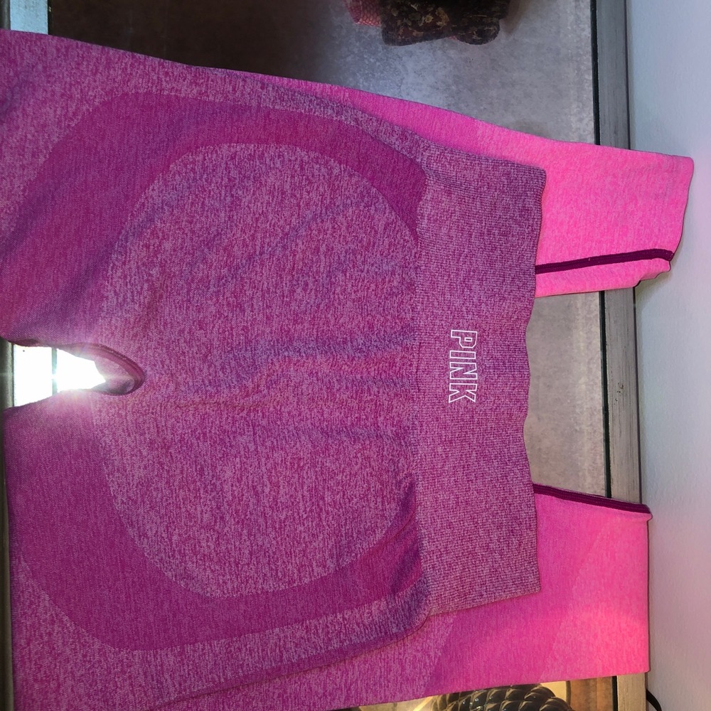 Pink ombré leggings.